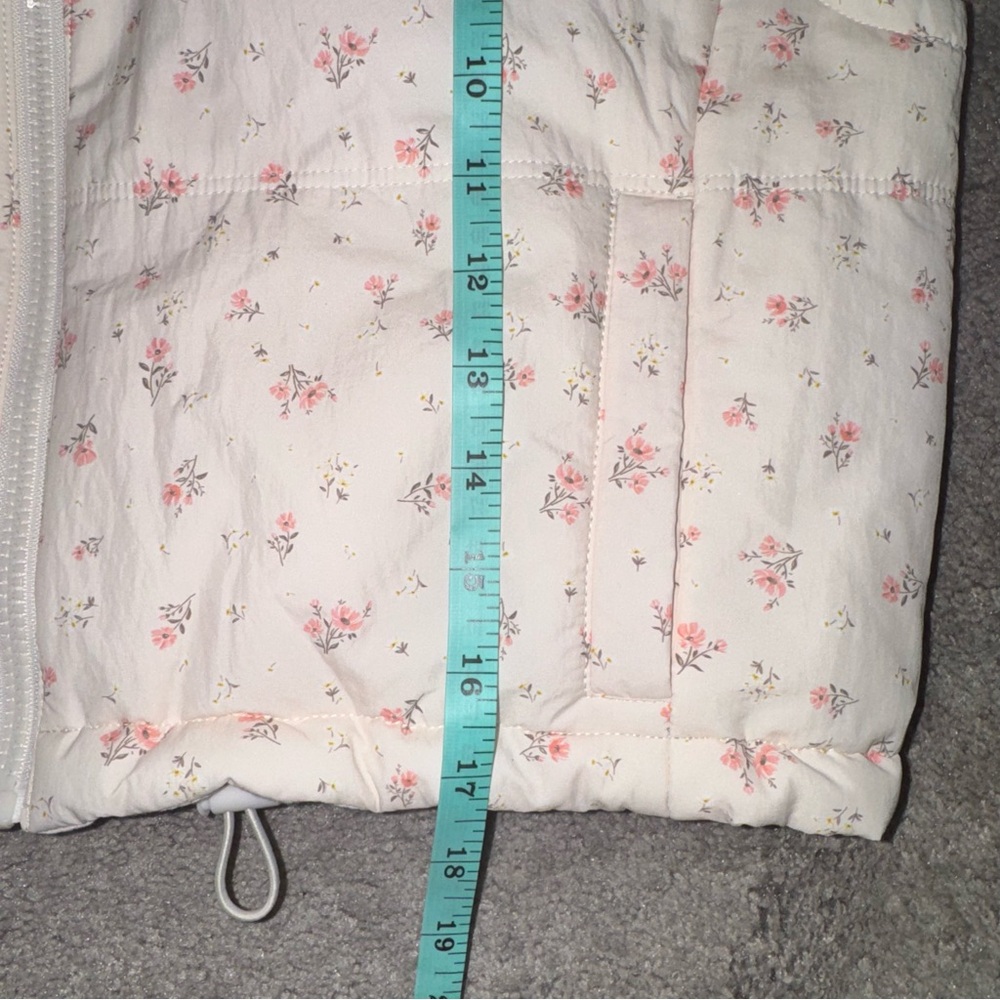 Thread & Supply Cream off white Quilted Puffer Vest floral with pockets S NWT - Picture 11 of 12